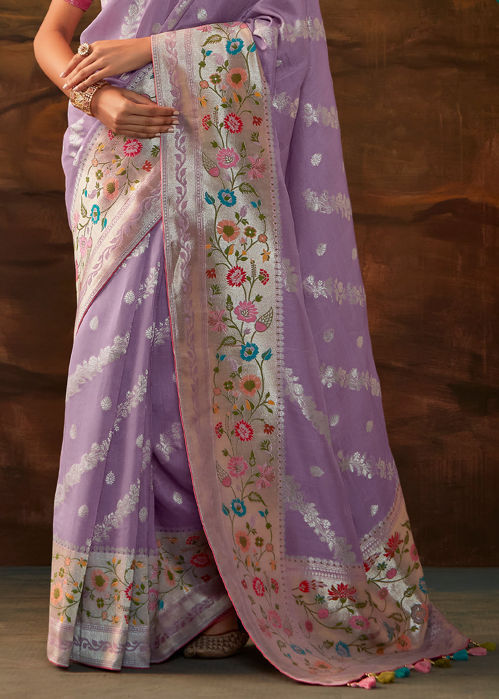 Amethyst Purple Paithani Banarasi Silk Saree having Resham Woven Floral Motifs