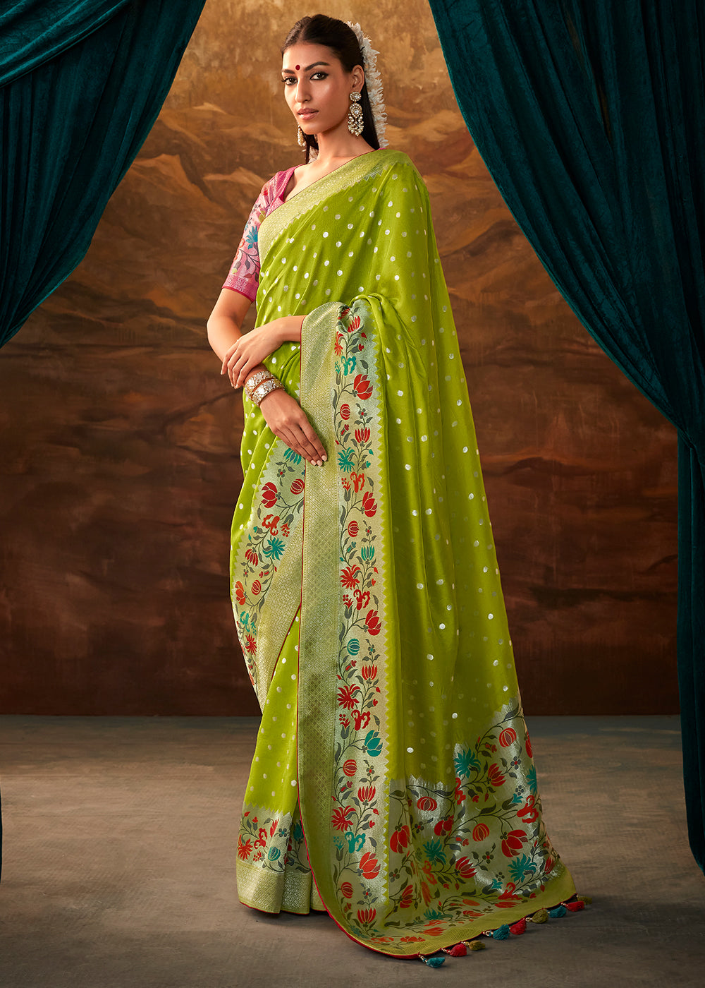 Beautiful Green Paithani Banarasi Silk Saree having Resham Woven Floral Motifs