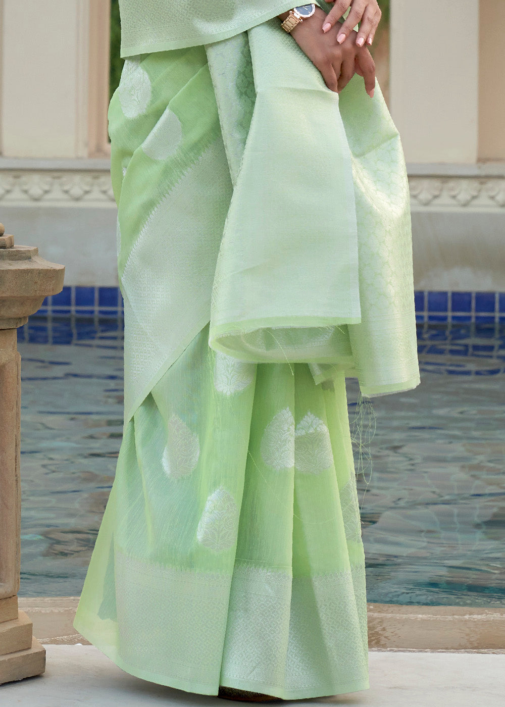 Melody Green Woven Linen Silk Saree