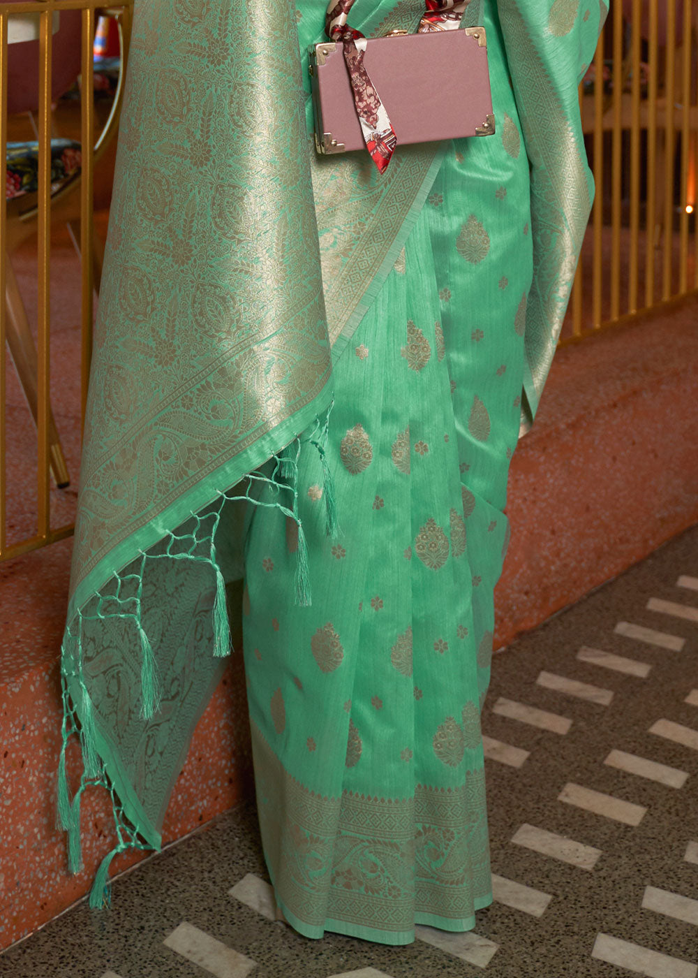 Medium Spring Green Handloom Weaving Tussar Silk Saree