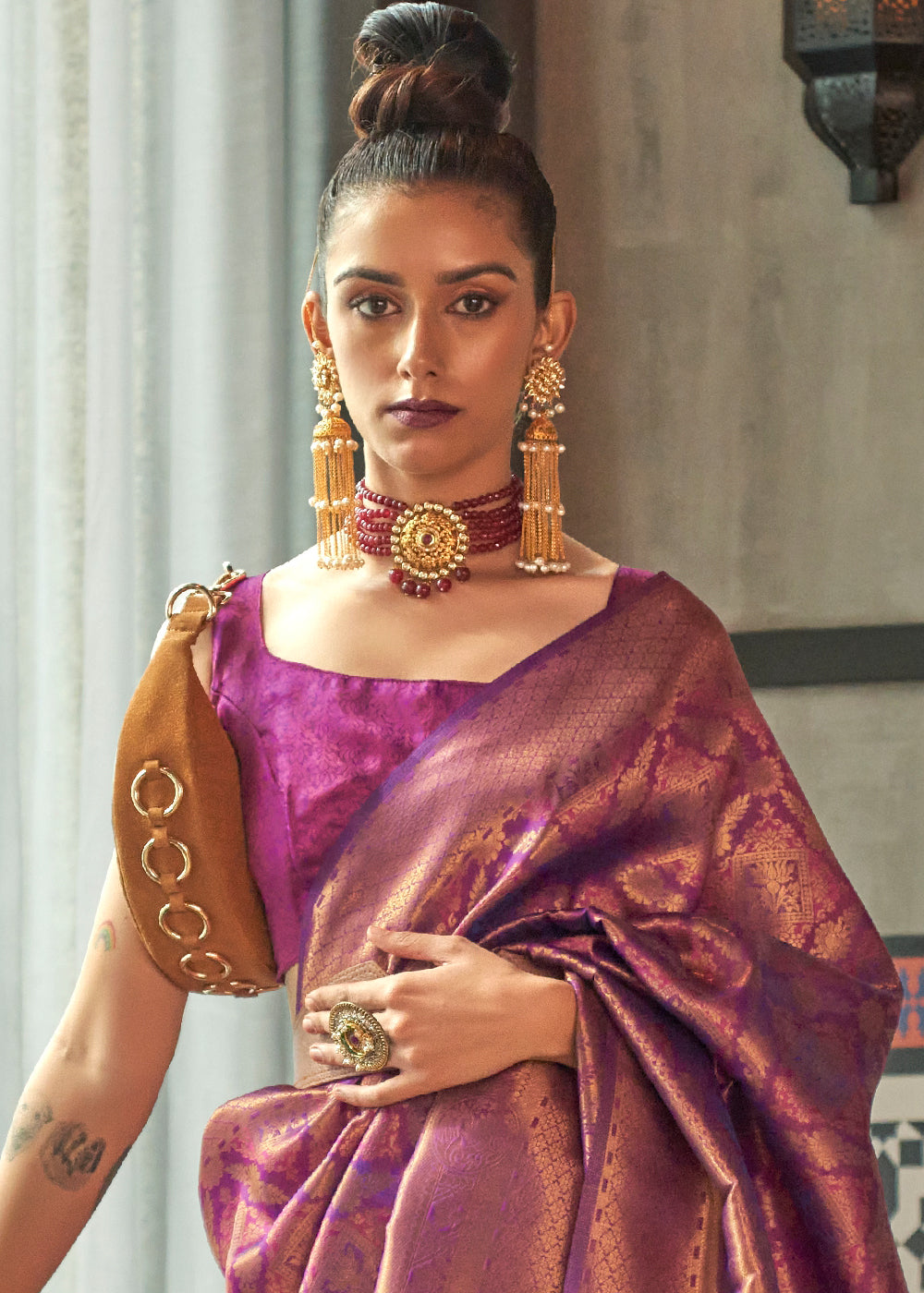 Wine Purple Two Tone Handloom Weaving Banarasi Silk Saree