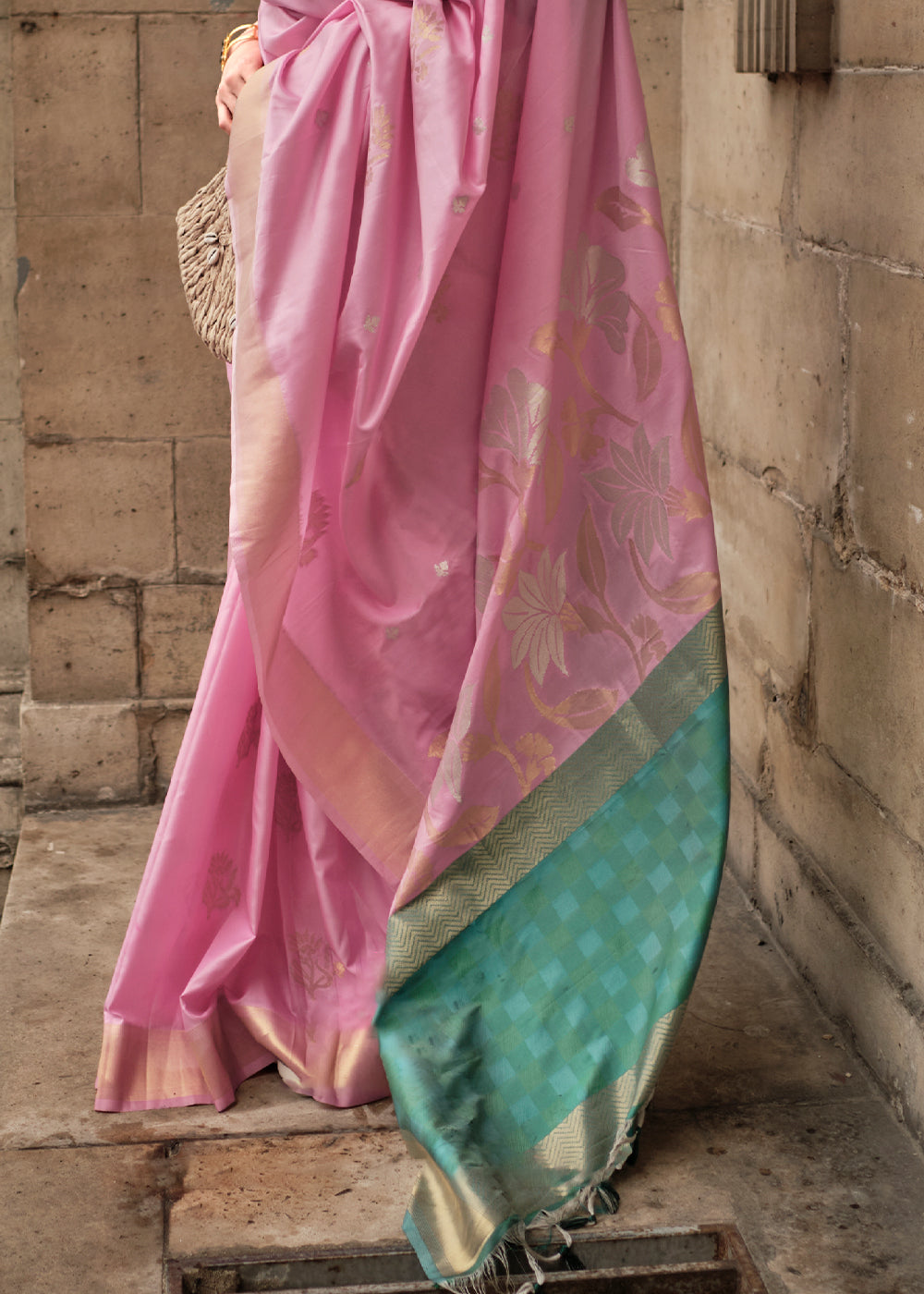 Taffy Pink Zari Handloom Woven Soft Silk Saree