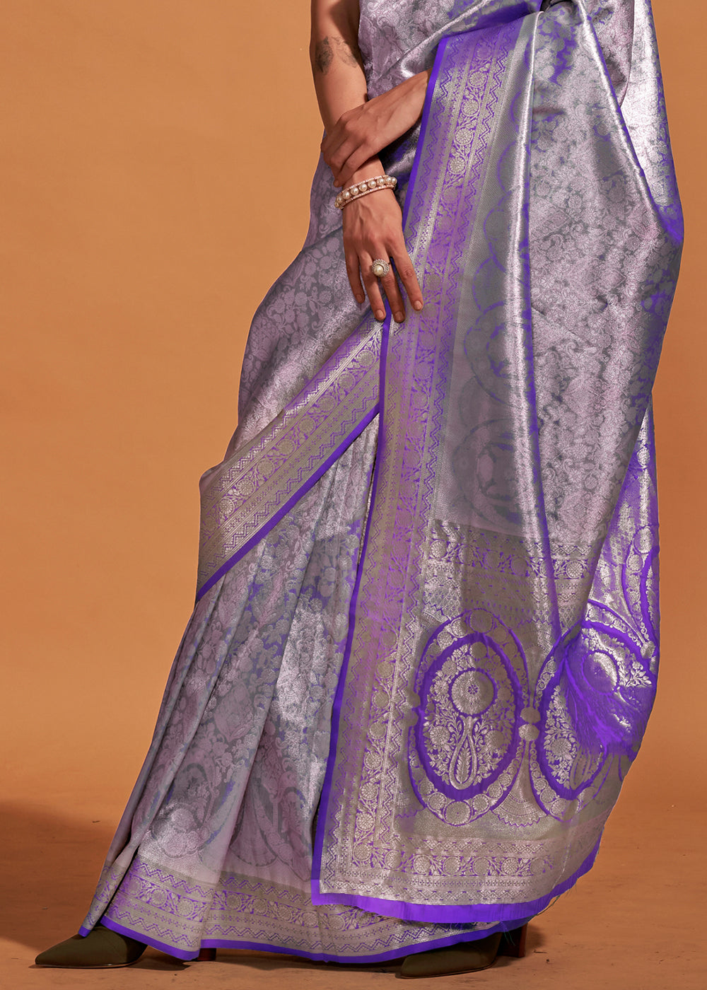 Shades Of Purple Handloom Woven Kanjivaram Silk Saree