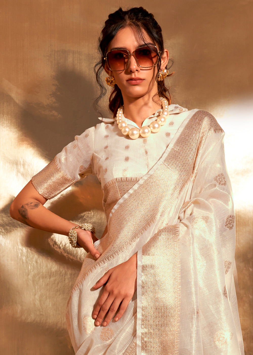 Pearl White Zari Woven Tissue Silk Saree Having Paithani Pallu: Top Pick