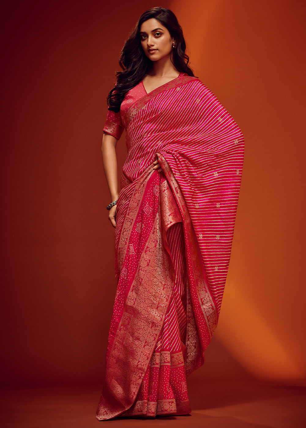 Shades Of Pink Bandhani Printed Woven Viscose Silk Saree